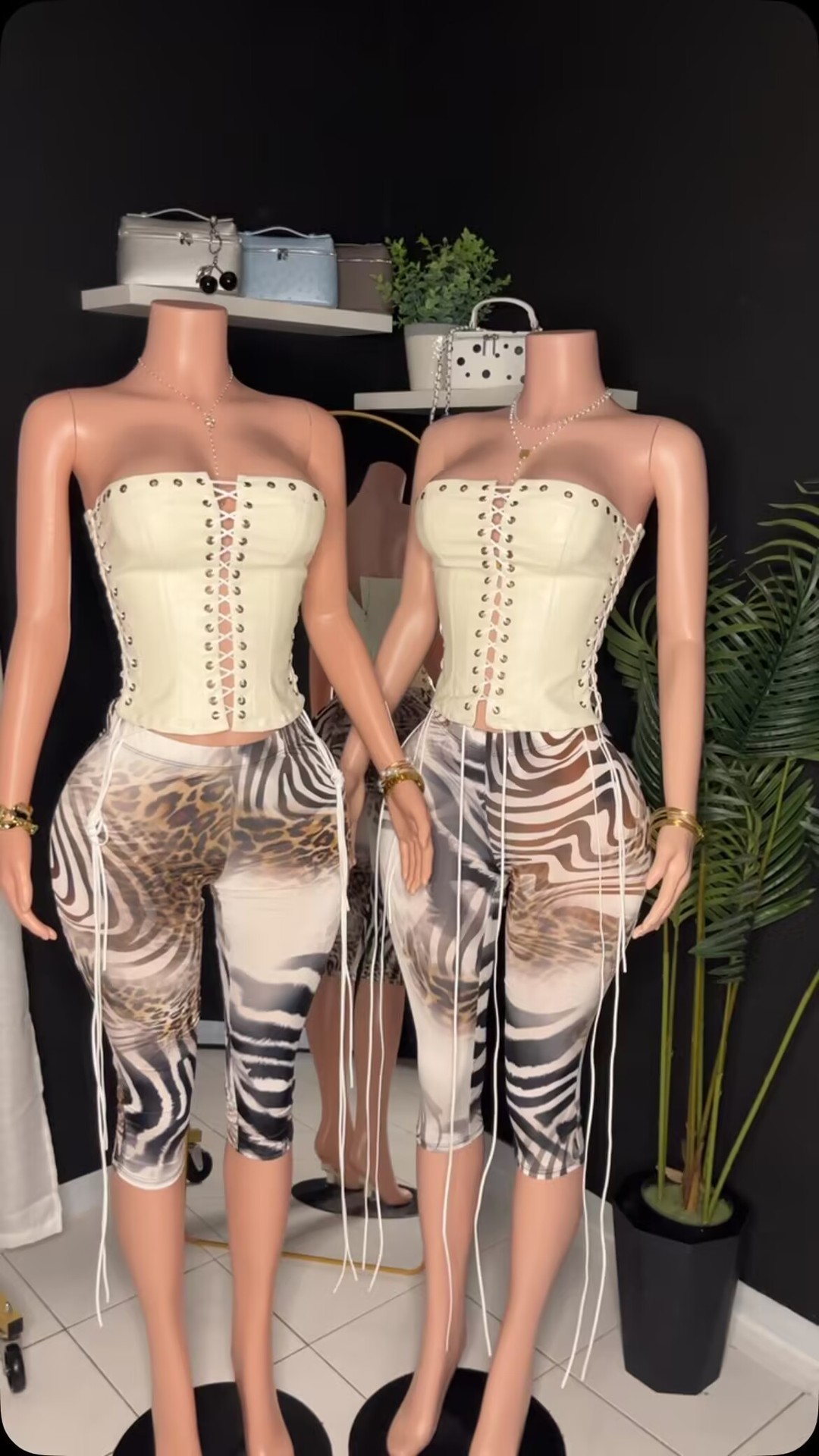 Stilvolle Caprihose für Damen  – Zebra Tablet Accessories Bewertung und Preis